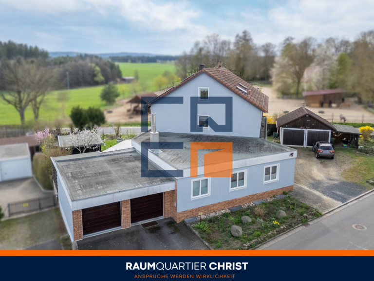 Hauptbild: *VERKAUFT*Modernisiertes Ein-/Zweifamilienhaus mit PV-Anlage,Werkstatt & gro�em Grundst�ck in KfW-100 Standard