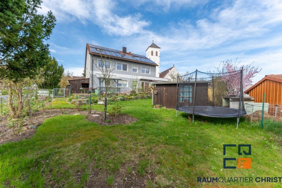 Gartenansicht Zweifamilienhaus Krummennaab