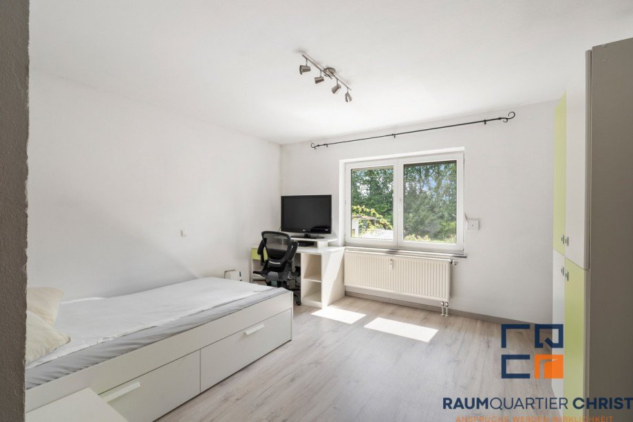 Schlafzimmer 1 EG Zweifamilienhaus Wiesau