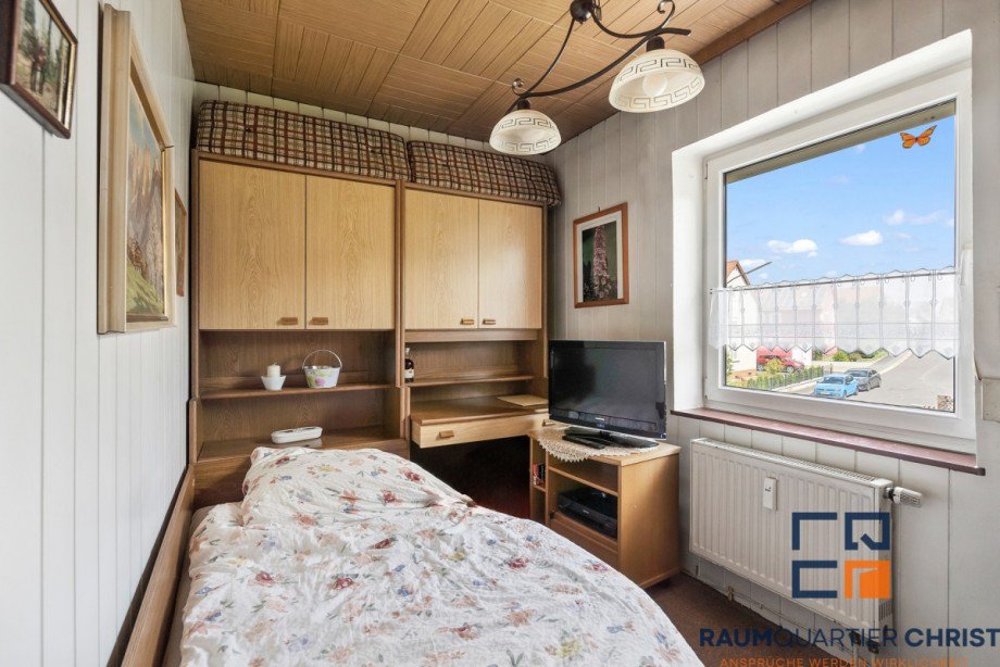 Schlafzimmer 2 1.OG Zweifamilienhaus Wiesau