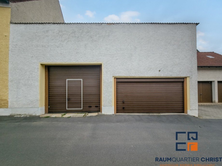 Ansicht Einfahrt/Garage Mehrfamilienhaus Erbendorf
