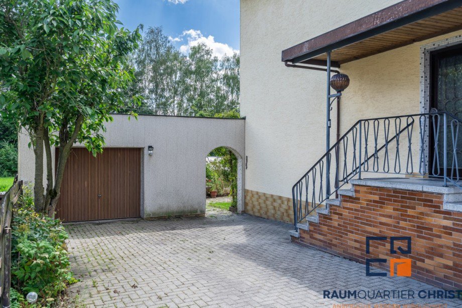 Einfahrt/Eingang Zweifamilienhaus Wiesau
