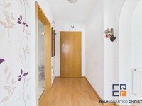 Bild (7916a1db268df7e4c5d8e69806342ab1): Gepflegte 2-Zimmer-Eigentumswohnung mit Balkon, Carport und solider WEG-Struktur