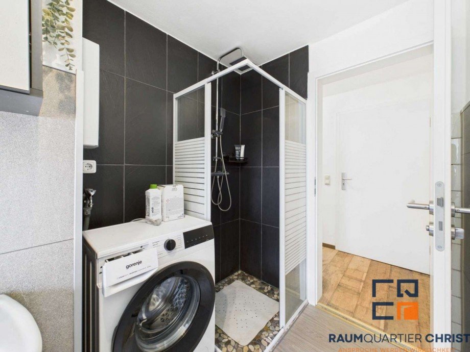 Badezimmer Souterrainwohnung Nagel