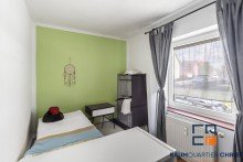 Schlafzimmer 2 EG *Verkauft*Gem�tliches Ein- oder Zweifamilienhaus mit Garage und Garten