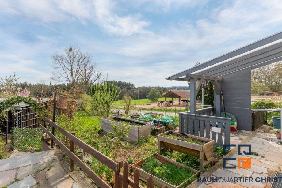 Garten Zweifamilienhaus Krummennaab