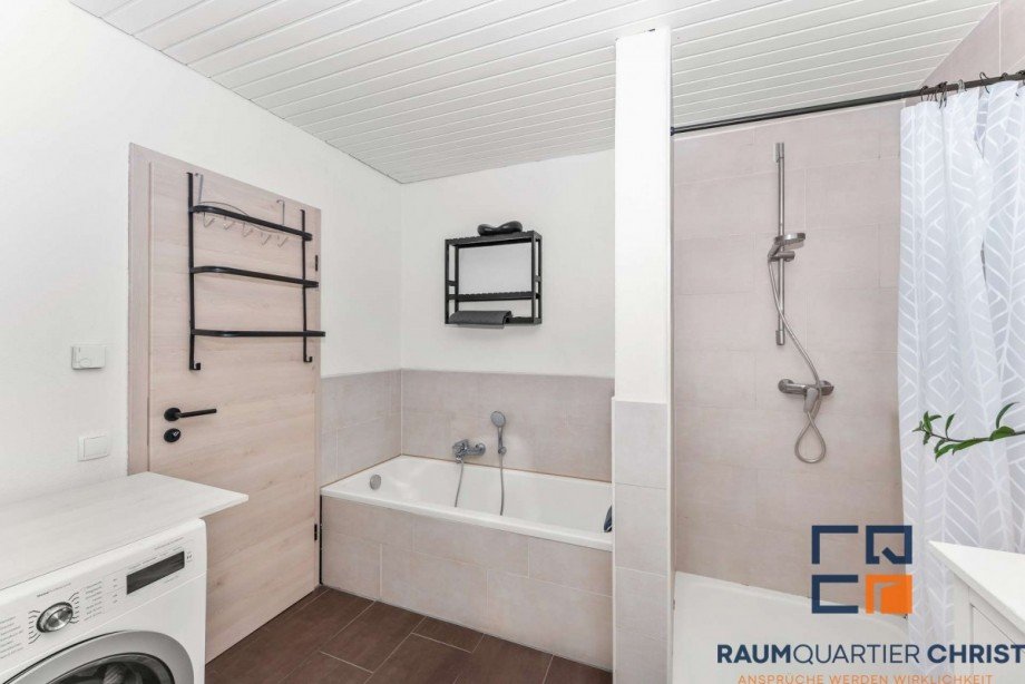 Badezimmer Zweifamilienhaus Krummennaab