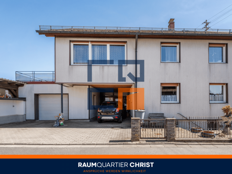 Hauptbild: Mehrfamilienhaus mit 3 Wohneinheiten, Ausbaureserve und Entwicklungspotenzial in Wiesau