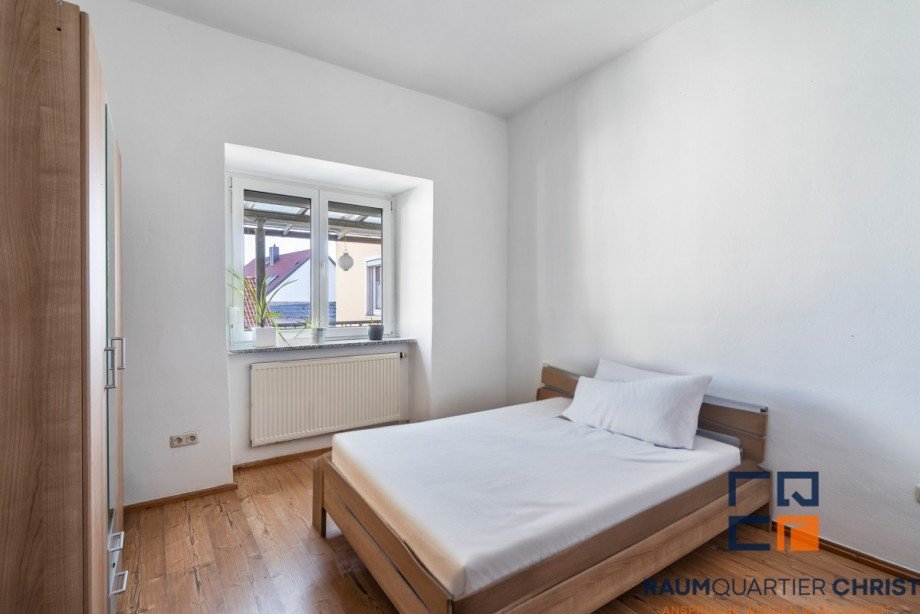 Schlafzimmer Wohnung 2 Mehrfamilienhaus Erbendorf