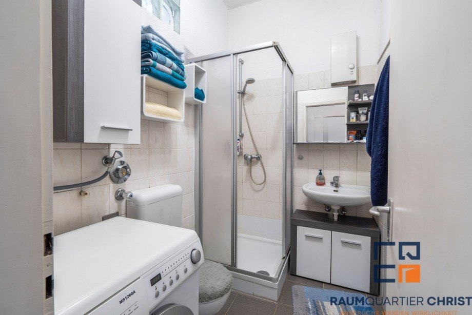 Badezimmer Wohnung 2 Mehrfamilienhaus Erbendorf