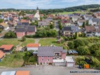 Hauptbild Zweifamilienhaus komfortables Wohnen mit Aufzug und barrierefreie Nutzungsmöglichkeiten