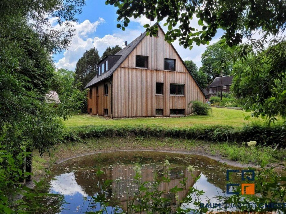 Sommer Bild Einfamilienhaus Pullenreuth