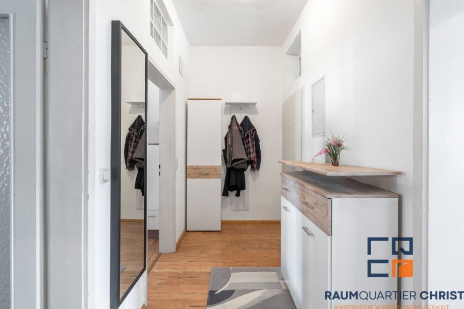 Flur Wohnung 2 Mehrfamilienhaus Erbendorf