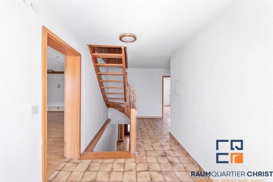 Flur mit Treppe Stadthaus Kemnath