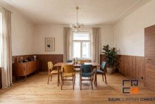 Esszimmer Kernsanierte Altbauwohnung im Renaissancehaus - 120 m�, Balkon & historischer Dielenboden