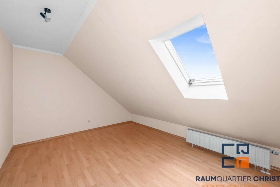 Dachgeschosszimmer Reihenendhaus Krummennaab